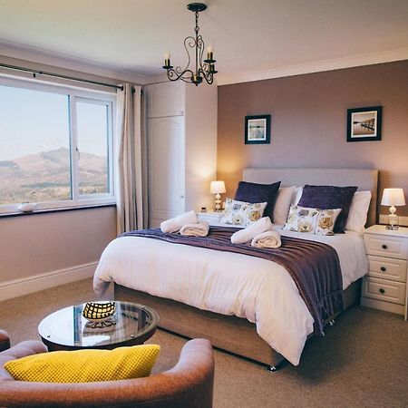 Ferlas Bed&Breakfast Penrhyndeudreath Exterior foto